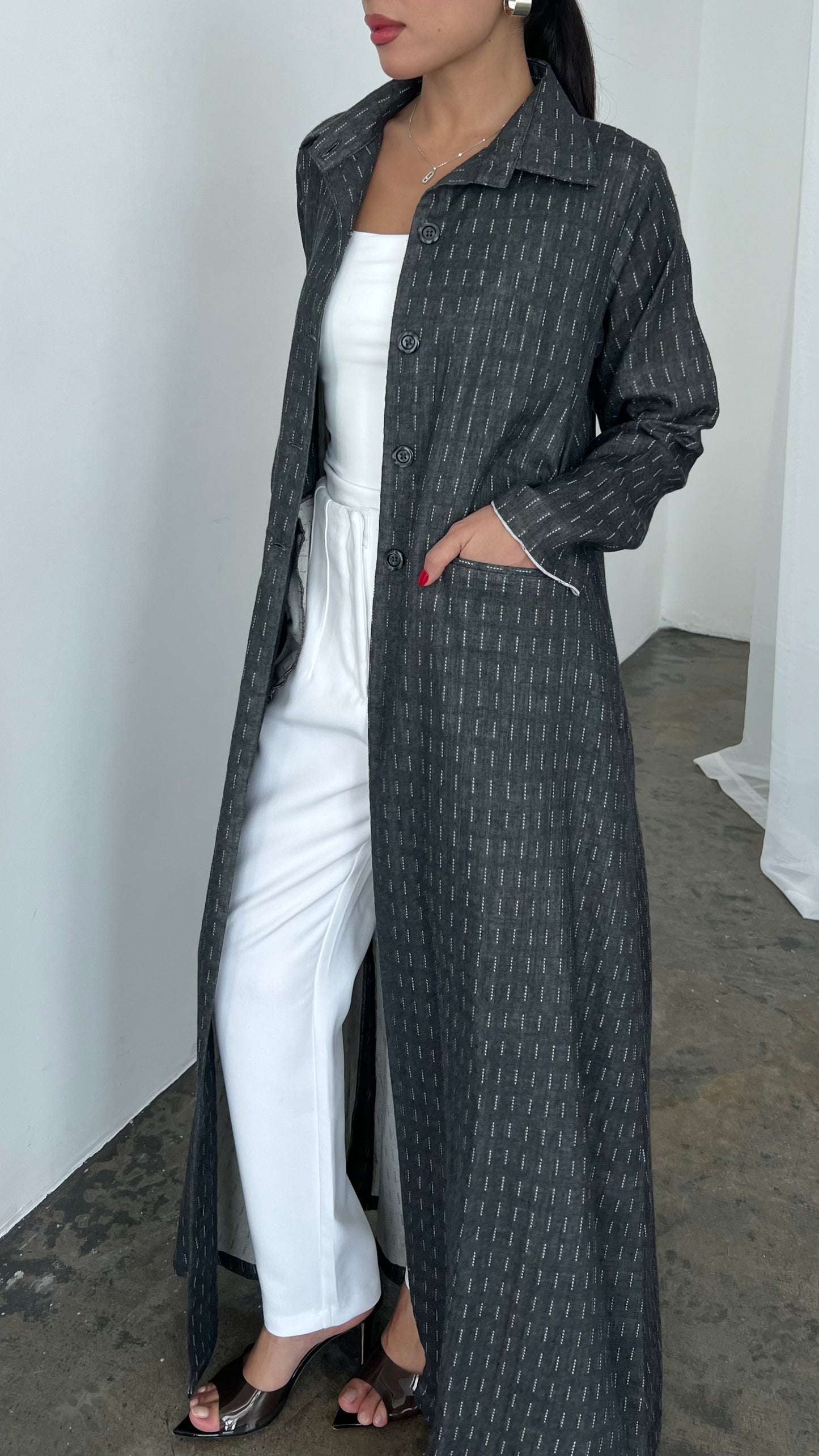 Grey small line