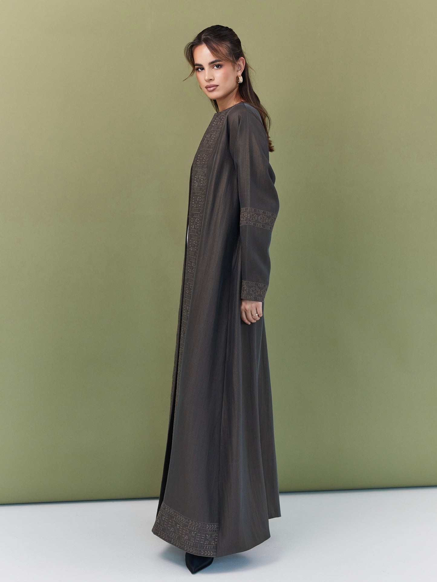 THREADS BROWN